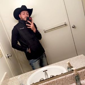 Meet your Posher, Emanuel